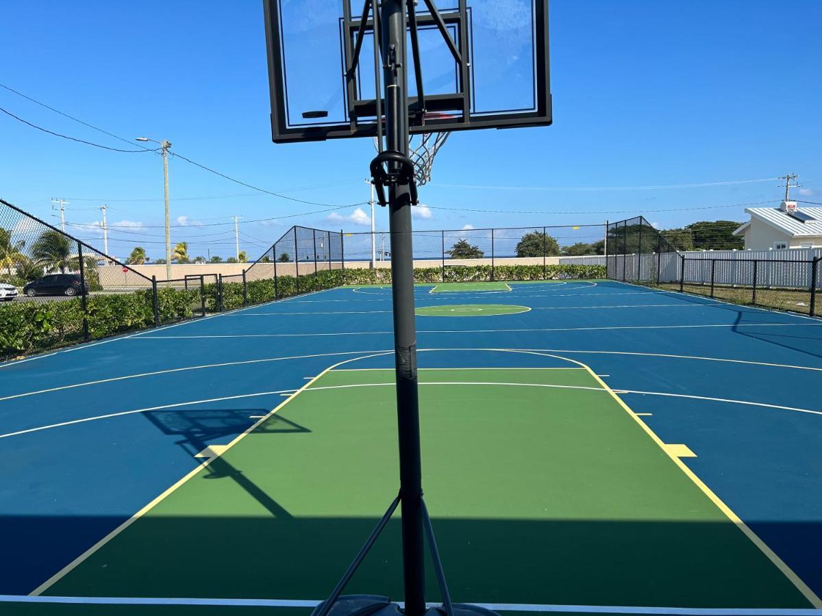Seamist Villa @Oceanpointe Lucea Comfy 2Br W/Pool Gym & Parking エクステリア 写真
