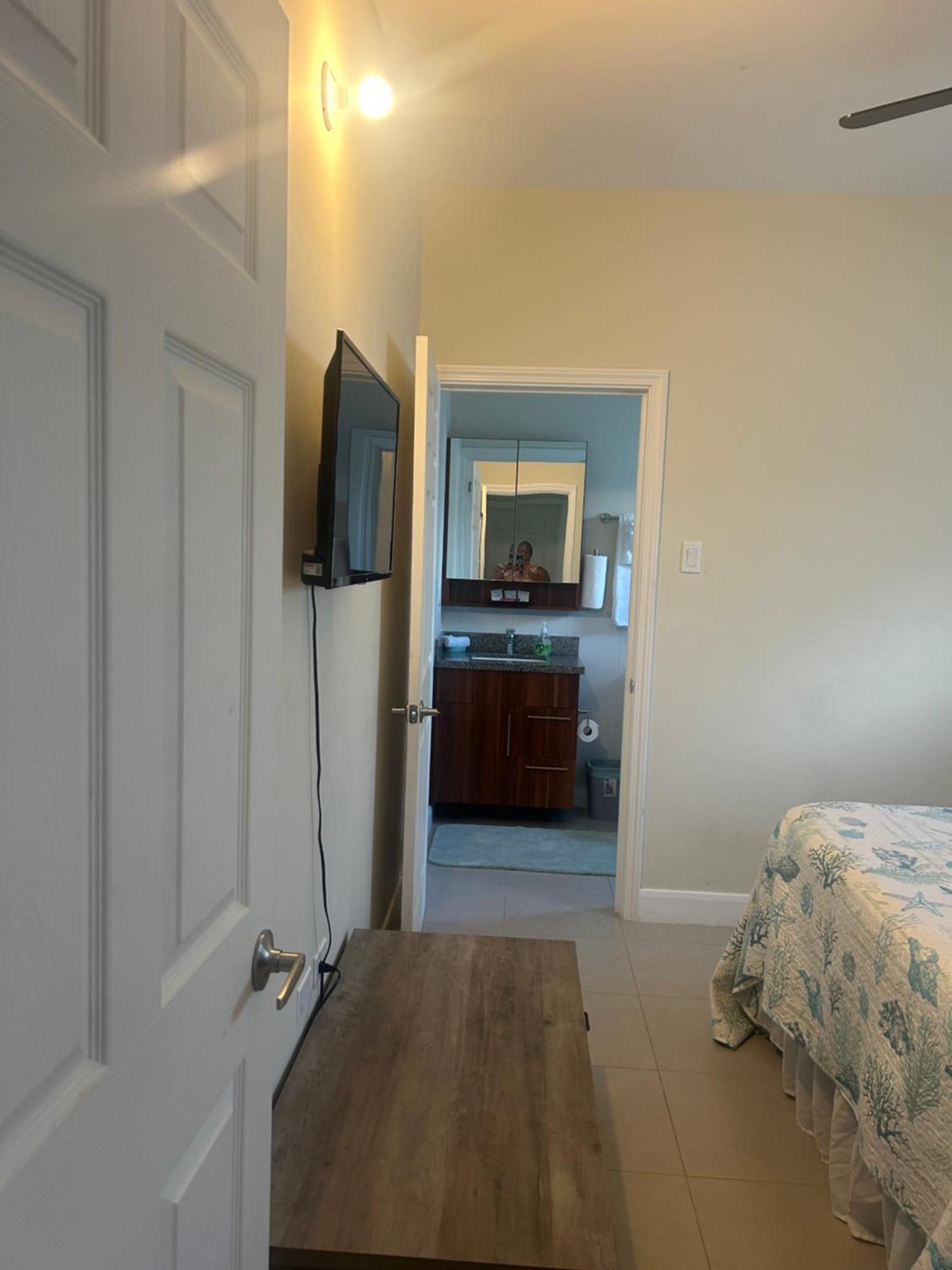 Seamist Villa @Oceanpointe Lucea Comfy 2Br W/Pool Gym & Parking エクステリア 写真
